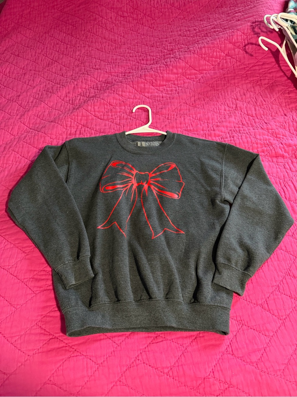 Gildan Charcoal Gray Crewneck Sweater with Red Bow Graphic